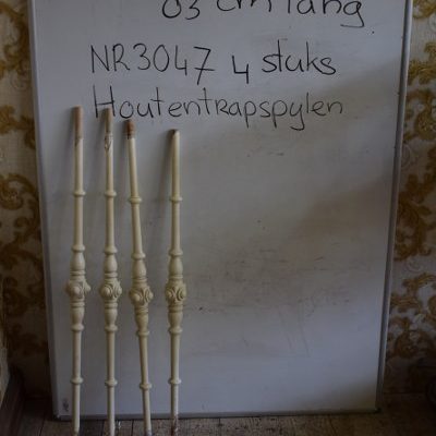 Wooden stair rails No. 3047