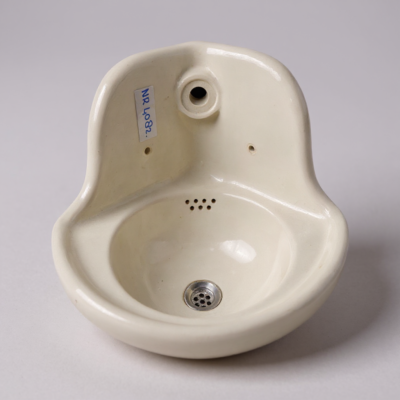 Corner fountain No. 4082