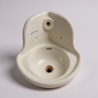 Antique corner basin No. 3746