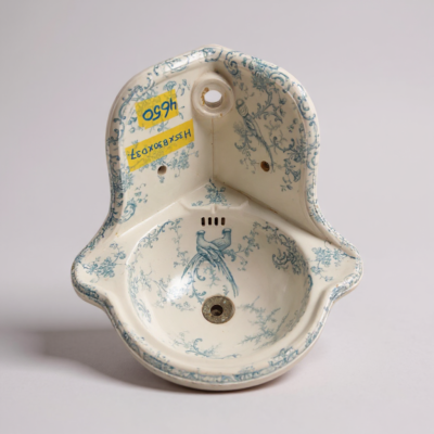 Antique fountain No. 4650