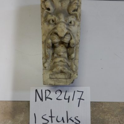 Gable ornament ''lion'' No. 2417