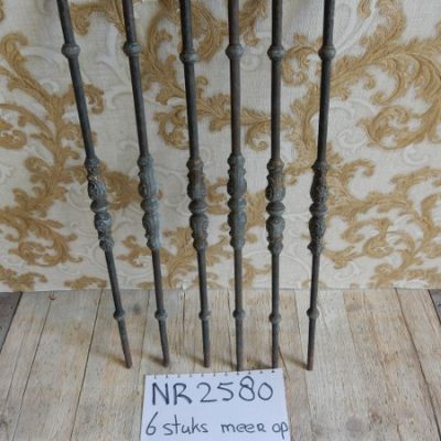 Cast iron stair rail No. 2580