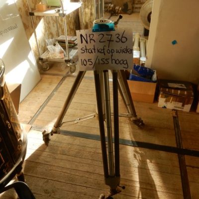 Old tripod Nr. 2736