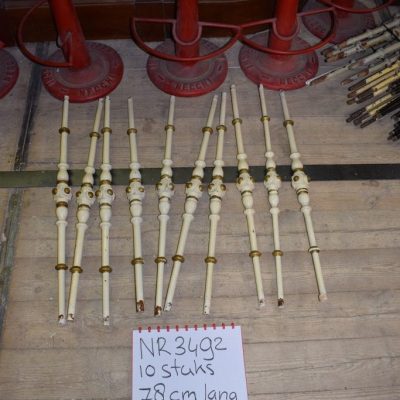 Wooden stair rail No. 3492