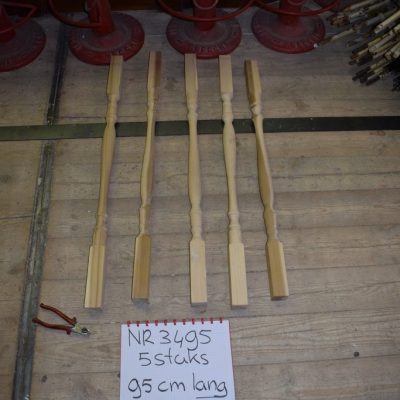 Wooden stair rail No. 3495