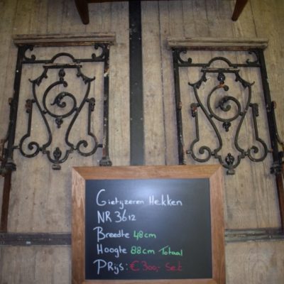 2 Cast iron gates No. 3612