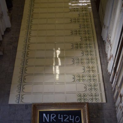 Rozenburg tile wall No. 4240