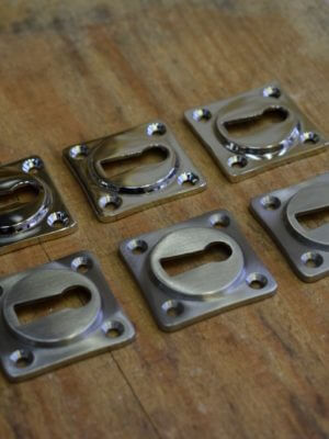 Key rosettes € 4,-